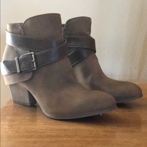 Life Stride Tan Ankle Booties with Small Heel